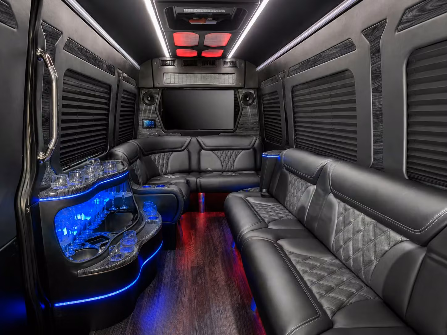 charterbusscottsdale com makes airport shuttle runs to sky harbor stress free for your team